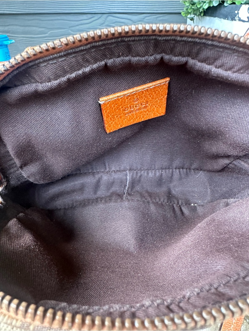 Mini Gucci Crossbody - Picture 11 of 12